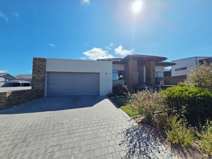 4 Bedroom Property for Sale in Oubaai Western Cape